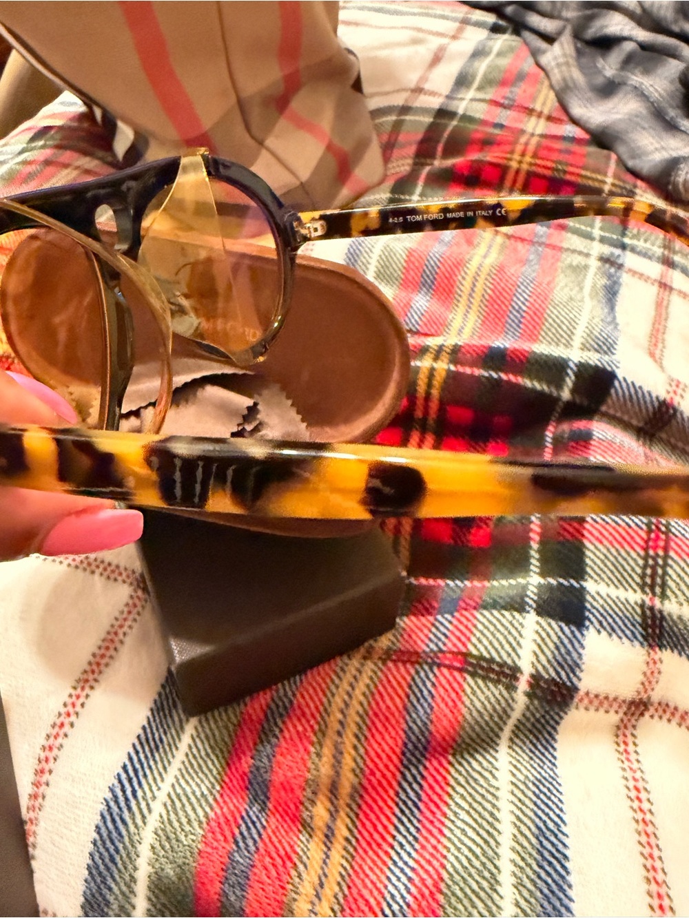 Tortoiseshell Oversized Sunglasses - Brown Lenses

Tom ford unisex - Picture 2 of 6
